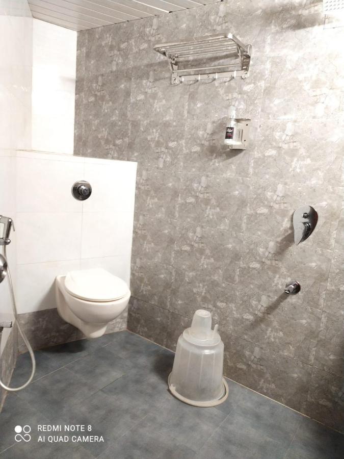 U Life Hotel Bombay Esterno foto