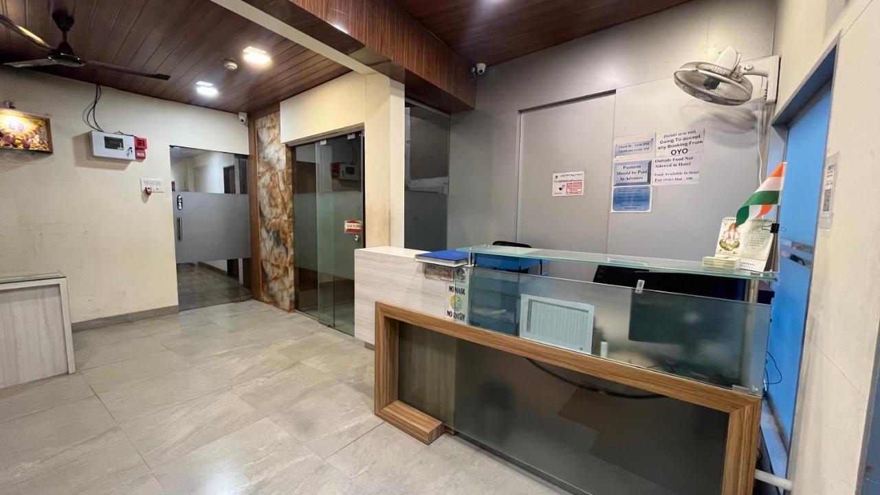 U Life Hotel Bombay Esterno foto